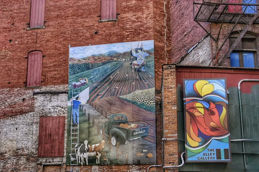 A Vermont Farm Scene Mural in Rutland, Vermont.
