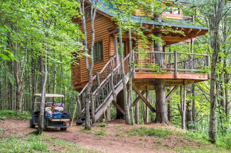 The Perfect Vermont Treehouse Rental for Green Mountain Luxury
