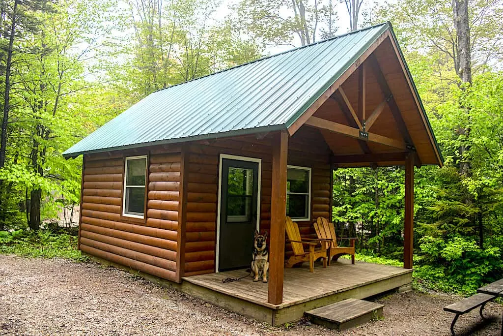 The dog-friendly Lady Slipper cabin in Woodford State Park in Vermont.