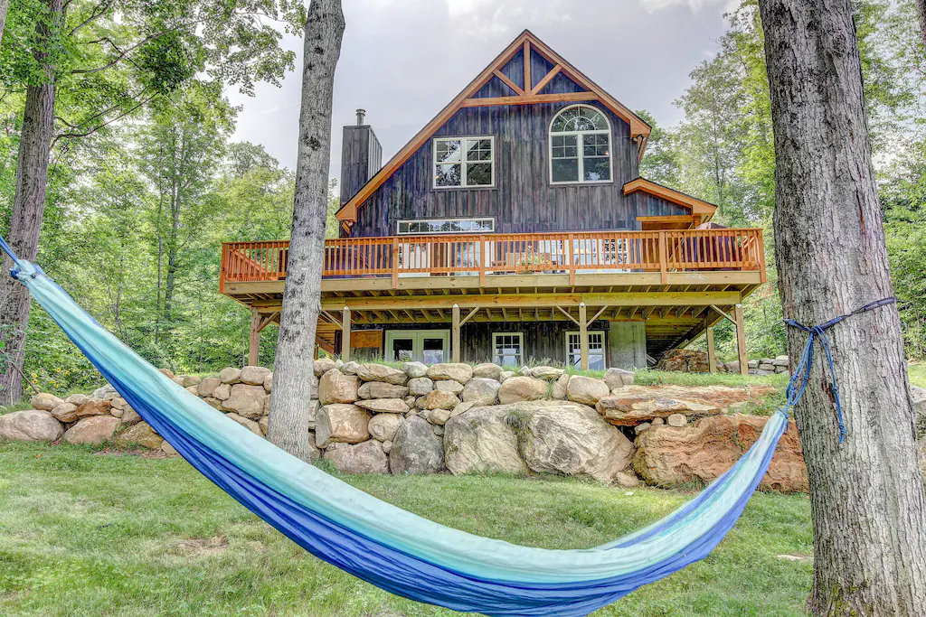 A Vermont vacation rental in Sunderland, VT. Photo source: VRBO