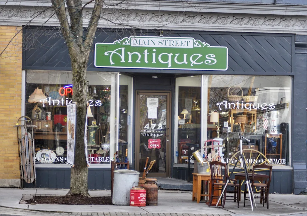 The front entrance to Main Street Antiques in Bennington Vermont. 