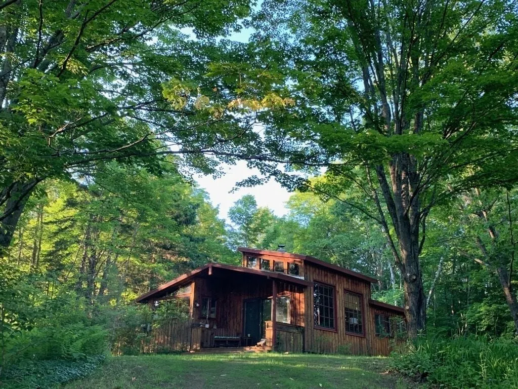 A secluded Vermont cabin rental via VRBO.