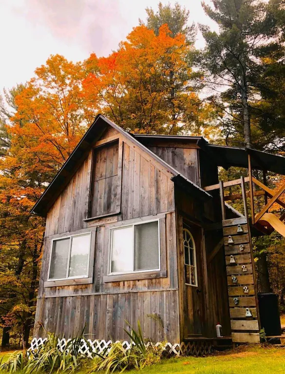Little Vermont cabin for rent near Lake Willoughby.