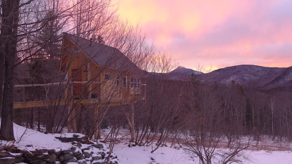 Treehouse rental in Vermont.