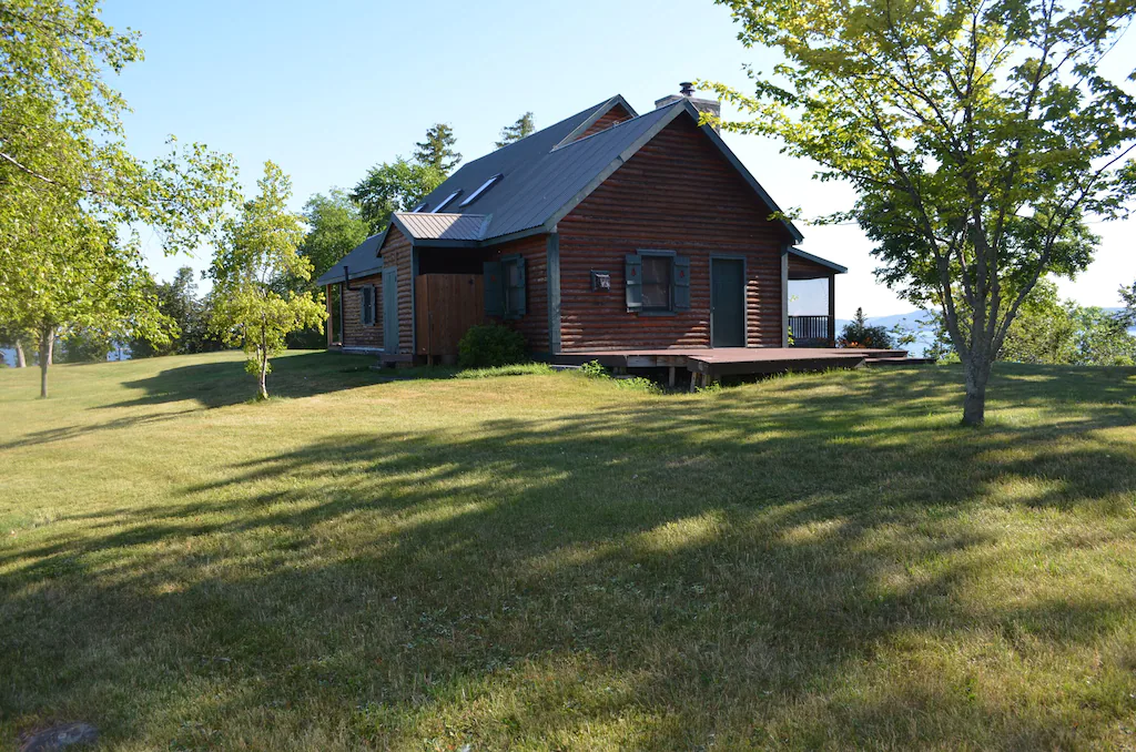 A Lake Champlain cabin for rent in Vermont.