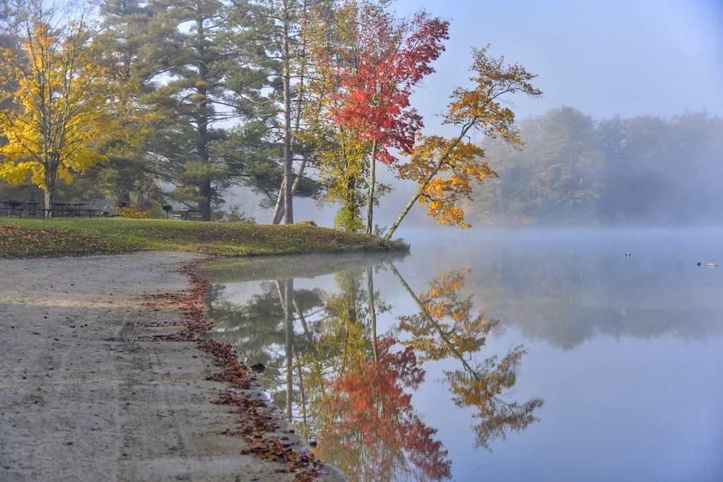 Lake Shaftsbury in Vermont during the fall.